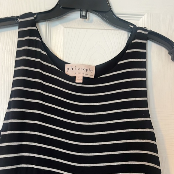 Great cotton dress; Flattering waist cinching crossover design Perfect condition - Picture 3 of 4